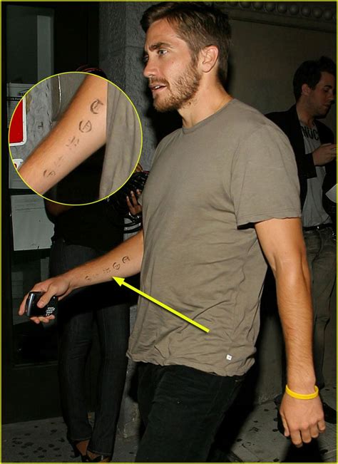 does jake gyllenhaal have tattoos